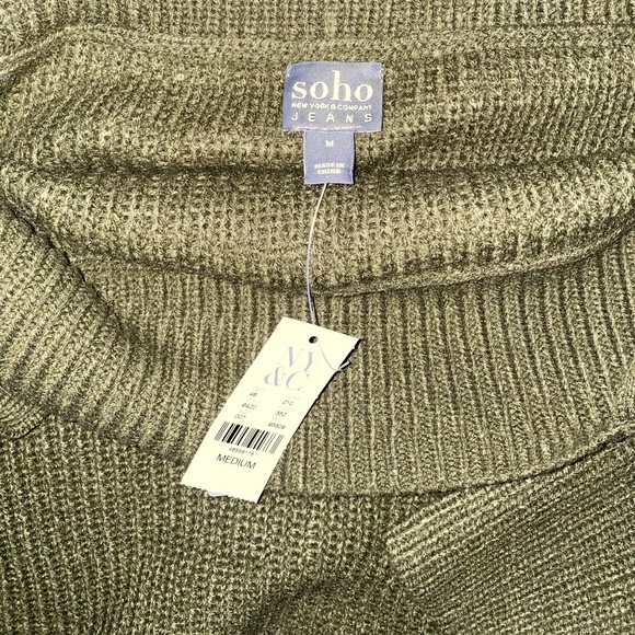 Cold shoulder sweater - Picture 3 of 3